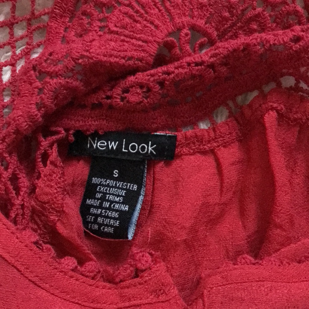 LACE RACERBACK BUTTON TANK - Picture 4 of 4